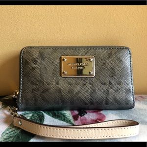 Michael Kors Silver Wallet/Wristlet